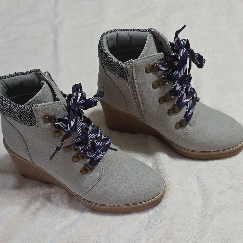 Maurices Gray and Brown Lace Up Boots